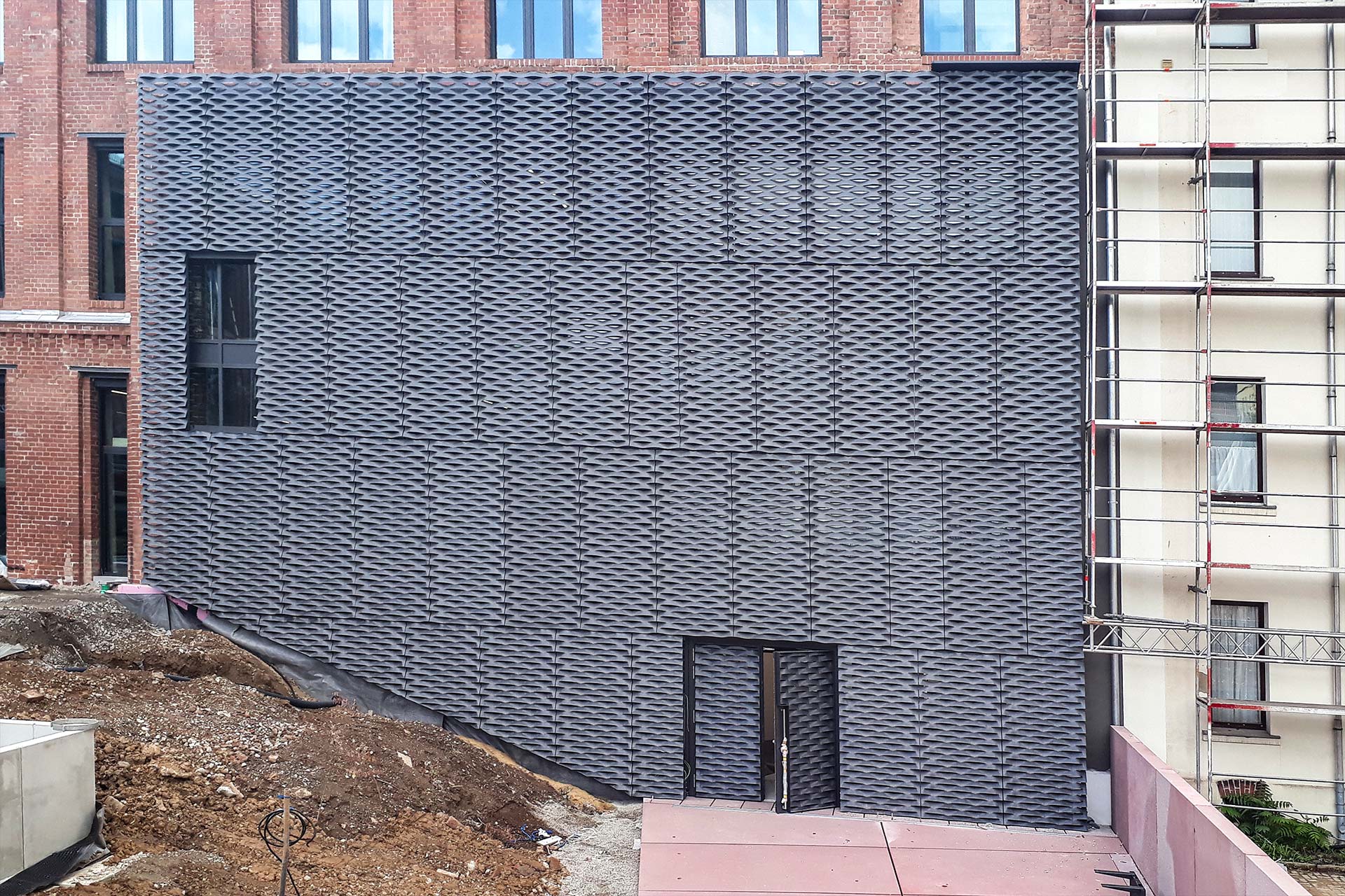B&O Chemnitz, Bürogebäude Chemnitz - Lochfassade Streckmetall Innenhof