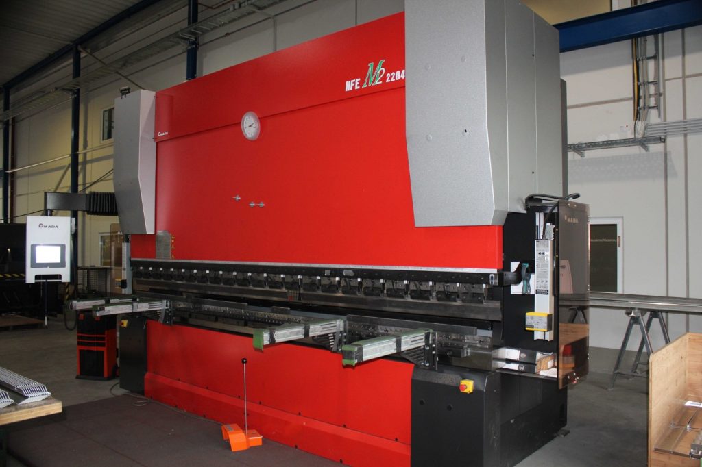Maschinenpark: Programmierbare Abkantpresse Amada HFE M2 2204