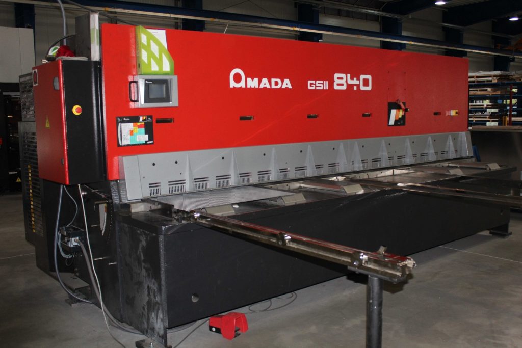 Maschinenpark: Programmierbare Tafelschere Amada GS II 840