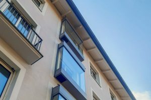 Projekte: Chiemgaustraße in München (2020-2021) - Anbringen von Schallschutzelementen