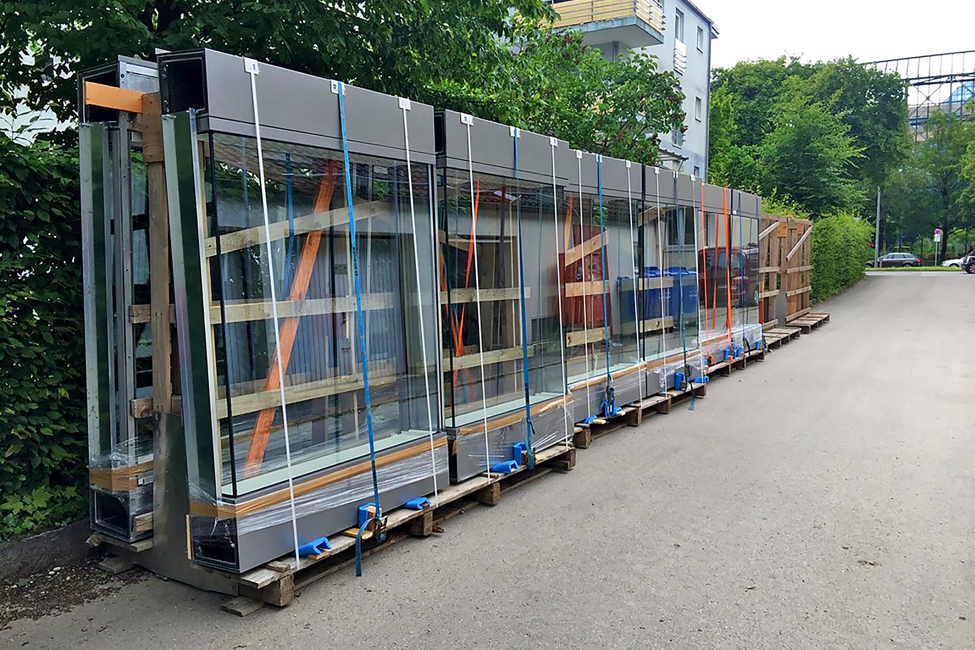 Projekte: Chiemgaustraße in München (2020-2021) - Anbringen von Schallschutzelementen